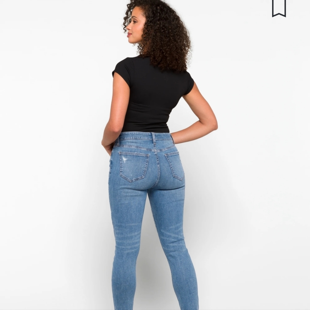 High Rise Distressed Jeans - Picture 2 of 5